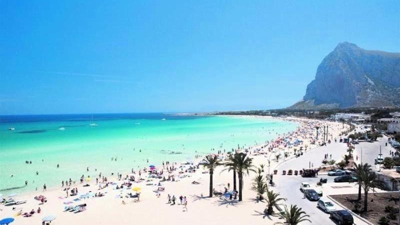 Hikkara Home Airport, Sea And Beach Carini Esterno foto