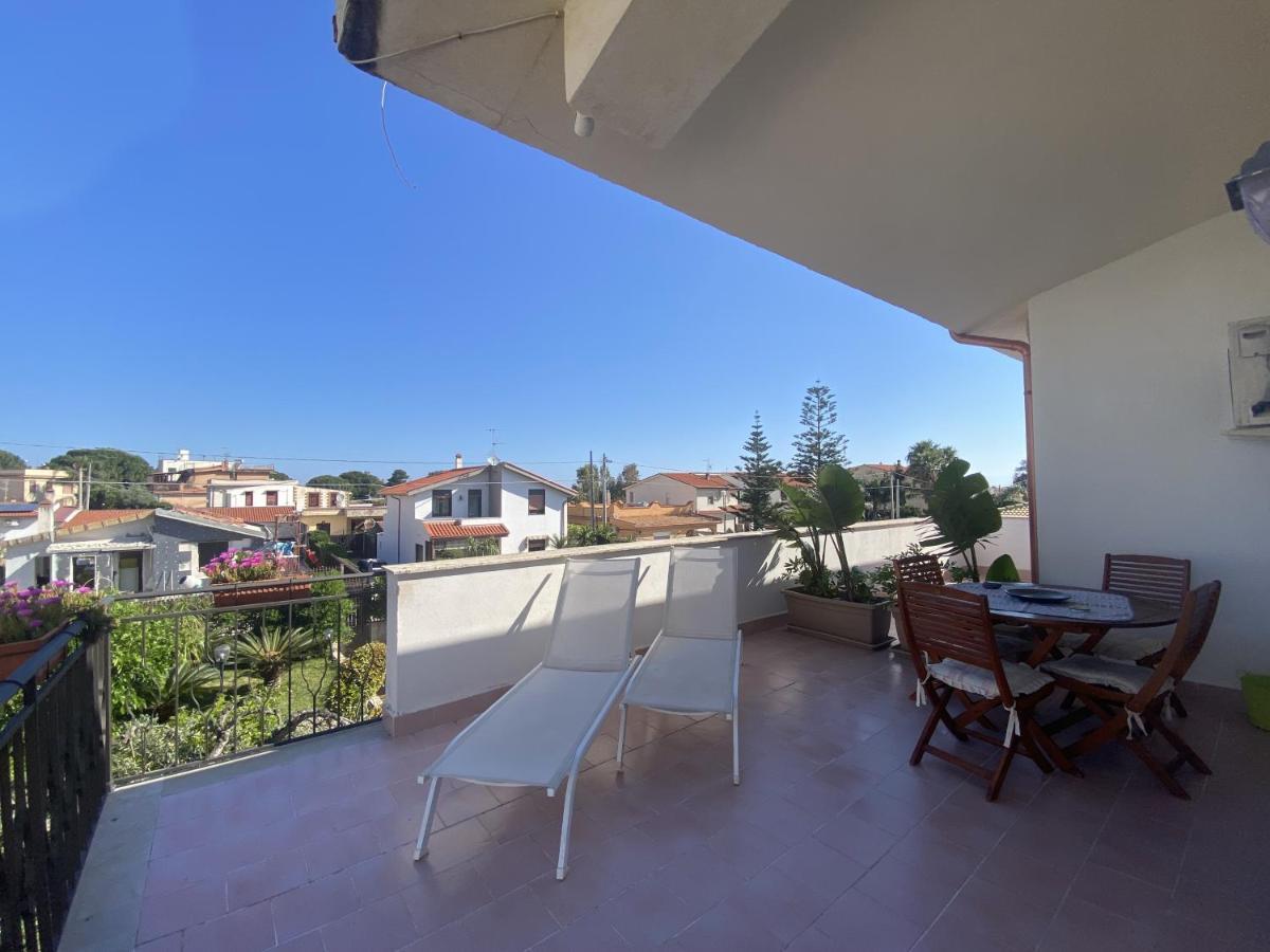 Hikkara Home Airport, Sea And Beach Carini Esterno foto