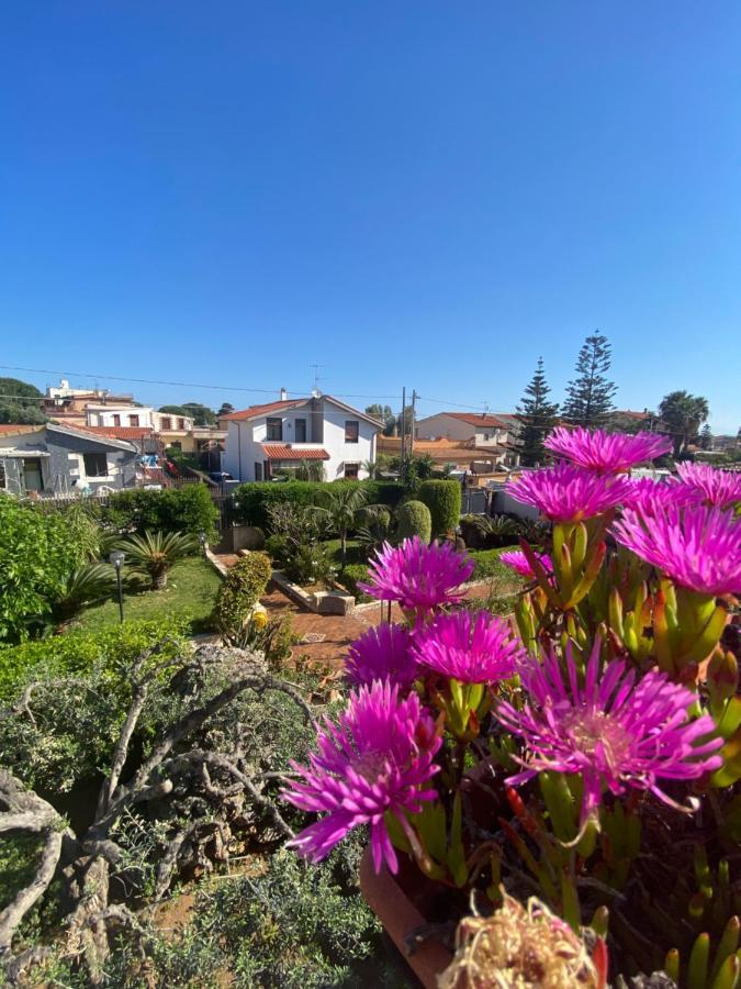 Hikkara Home Airport, Sea And Beach Carini Esterno foto