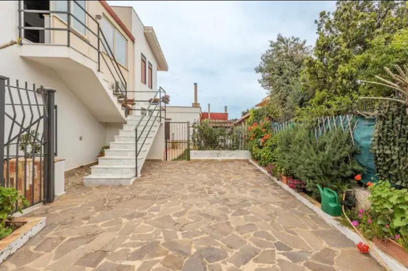 Hikkara Home Airport, Sea And Beach Carini Esterno foto