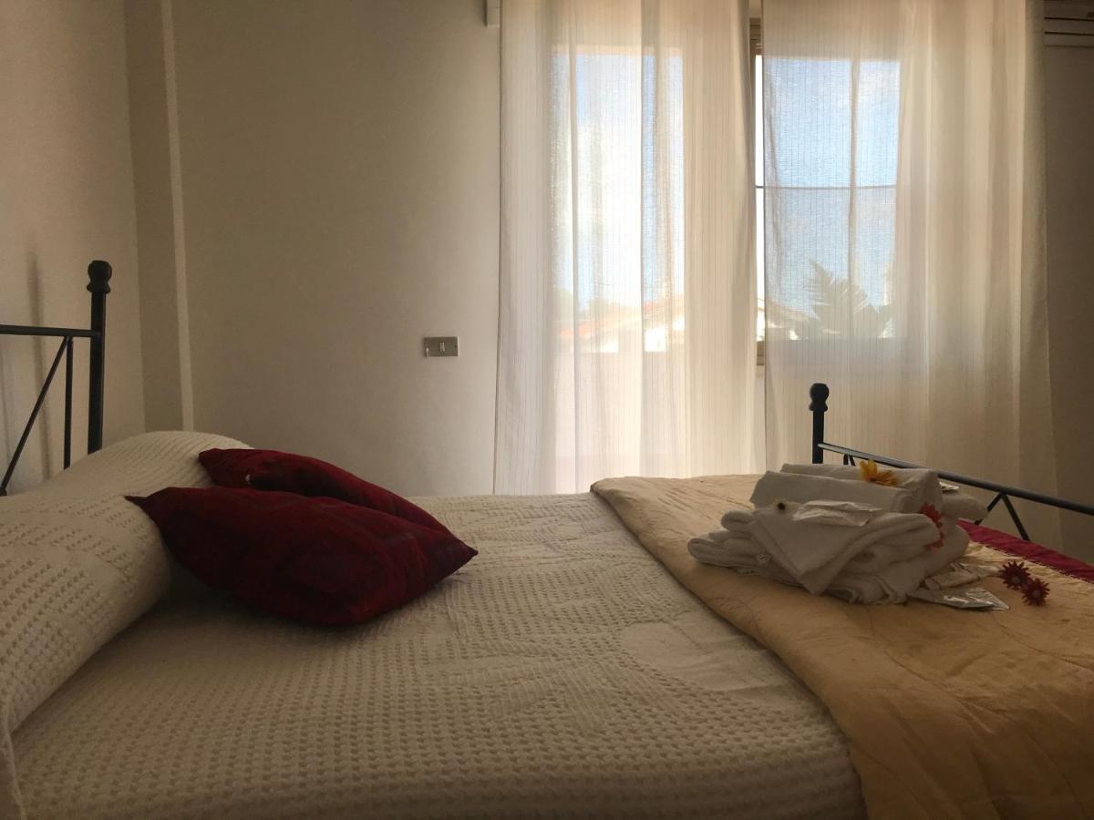 Hikkara Home Airport, Sea And Beach Carini Esterno foto